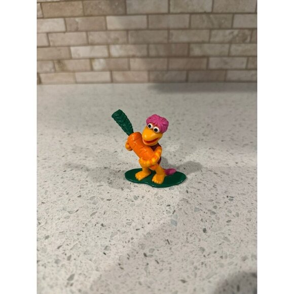 Fraggle Rock GOBO 1988 2.5" PVC Figure Holding Carrot Vintage - Jim Henson - Picture 1 of 2